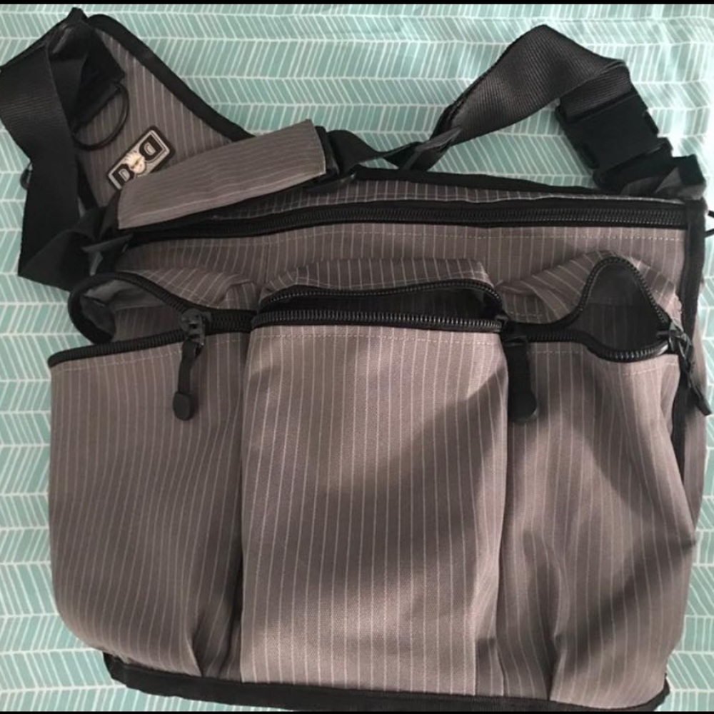 Diaper dude messenger style diaper bag
